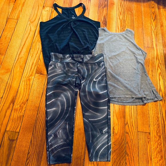 Nike Black and White Dri-FIT Activewear Mix & Match Bundle - Picture 2 of 9